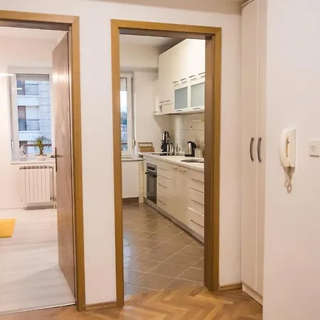 Apartment Aatma *